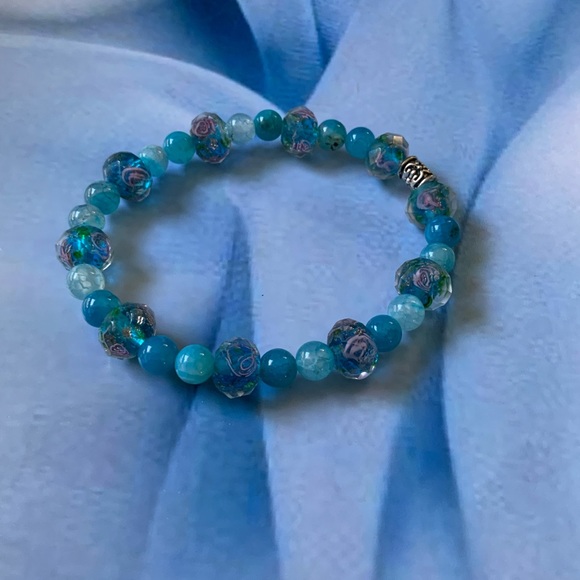 Handcrafted Lampwork and Cracy Lace Bead Stretch Bracelet - Picture 11 of 16